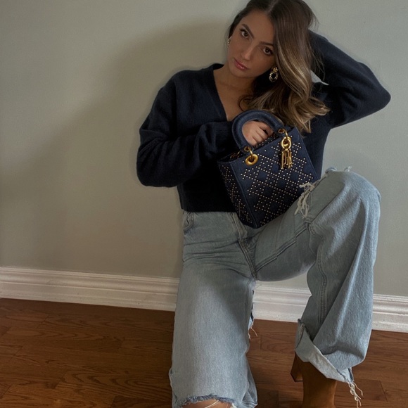 Meet your Posher, Nicole - Picture 1 of 1